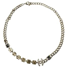 Collana Chanel in oro e strass
