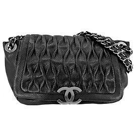 Borsa a tracolla Chanel in pelle nera