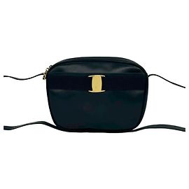 Borsa a tracolla in pelle di vitello con dettagli Vara Ribbon Salvatore Ferragamo