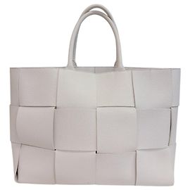 Bolsa de Ombro Bottega Veneta Arco Maxi Intrecciato