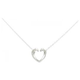 Tiffany & Co Collar Tiffany TENDERNESS en oro blanco de 18K y diamantes