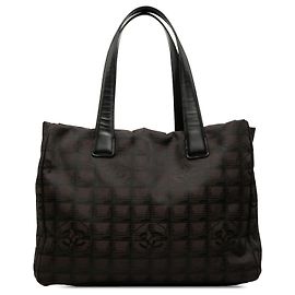 Tote in nylon Chanel Brown New Travel Line