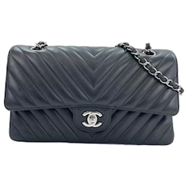 Borsa a tracolla Chanel Matelassé nera