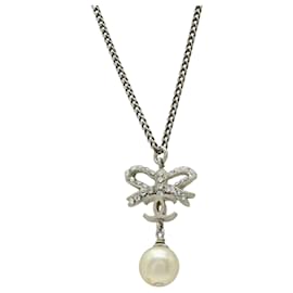 Colar de fita com marca Coco e pérolas falsas CHANEL - Chanel