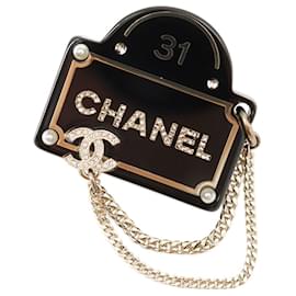 Spilla Chanel Coco Mark Street Sign Motif