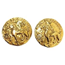Orecchini a clip rotondi Lion placcati oro Chanel