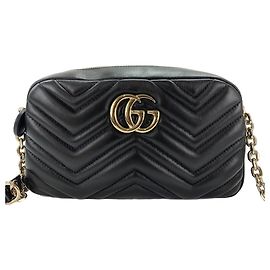Gucci GG Marmont Schultertasche in Schwarz