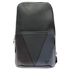 Borsa a tracolla Louis Vuitton Taiga Avenue