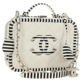 CHANEL CC Figley Matelasse Chain Bag Caviar Skin White Silver CC Auth 189075SM