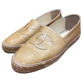 Chanel CC Espadrilles aus Lackleder - Beige