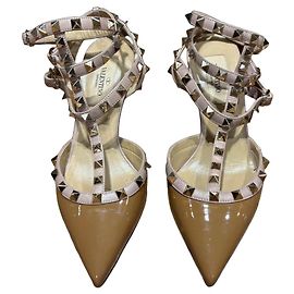 Rockstud Ankle Strap Pumps Valentino Garavani
