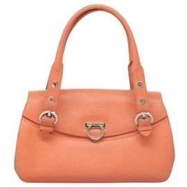 Salvatore Ferragamo Gancini aus Leder Größe Medium
