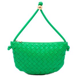 Pouch Turn en Intrecciato de cordero verde de Bottega Veneta