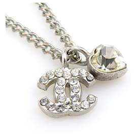 Collana Chanel in argento con cuore Coco Mark