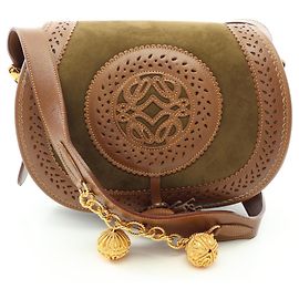 Anagram Schultertasche aus der Seville Kollektion von Loewe