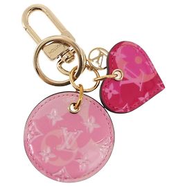 LOUIS VUITTON Vernis Porte Cles Valentine Heart Charm Pink M00268 Auth gh2188M