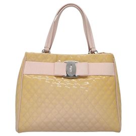 Salvatore Ferragamo Vala in pelle verniciata