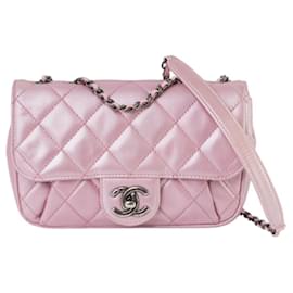 Chanel Mini Coco Flap in pelle trapuntata lucida Rosa
