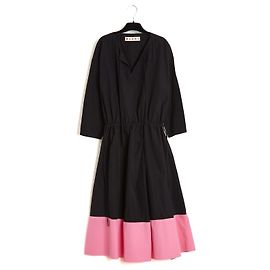 Marni Cruise 2019 Zweifarbiges Kleid aus Baumwollpopeline in Schwarz und Rosa