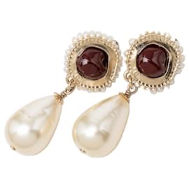 Orecchini a clip Chanel Gold Gold Plated Faux Pearl Drop