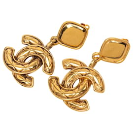 Orecchini a clip Chanel Gold CC placcati oro trapuntati