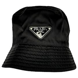 Cappello bucket in Re-Nylon Prada in nylon nero
