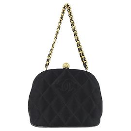 Bolso de satén negro Chanel