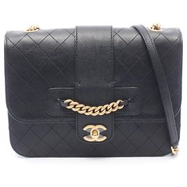 Borsa a tracolla Chanel in pelle matelassé nera