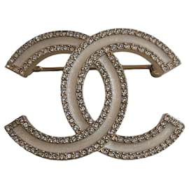 Spilla Chanel Logo CC in Cristallo e Metallo Dorato