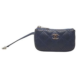 Portafoglio in pelle matelassé blu navy Chanel