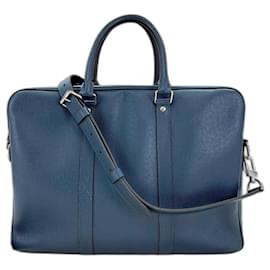 Borsa Louis Vuitton Taiga Portedocument Voyage PM