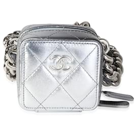 Clutch Chanel Coco Punk in agnello metallizzato trapuntato con catena