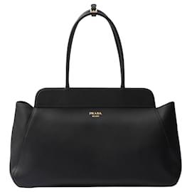 Borsa Prada in pelle granulata nera