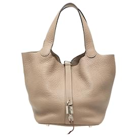 Hermès Picotin Lock 18 in Clemence Beige