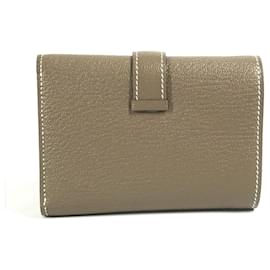 Hermès Cartera compacta de tres pliegues Hermes Bearn en Etoupe Gray