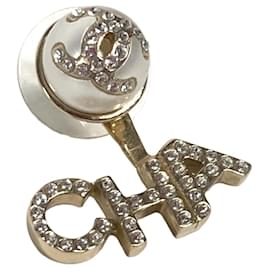 Orecchini a lobo Chanel CC Coco Mark in perle sintetiche e strass