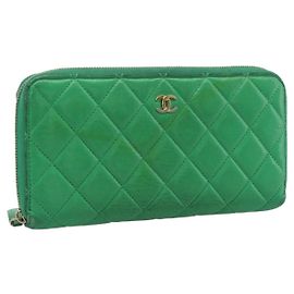 CHANEL Cartera Larga Matelassé de Piel de Cordero Verde Oro CC Auténtica 190675