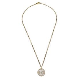 Choker Chanel Vintage CC con pendente rotondo in metallo