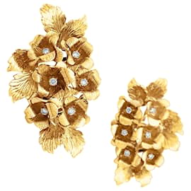 Autre Marque Orecchini "Fleurs", oro giallo e diamanti.