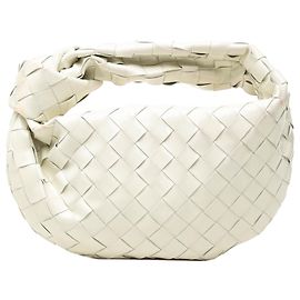 Bottega Veneta Mini Jodie en cuir verni blanc Intrecciato