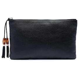 Clutch Gucci in pelle di vitello nera con nappa in bambù