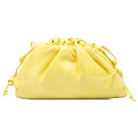 Bottega Veneta Borsa a tracolla The Mini Pouch in agnello giallo