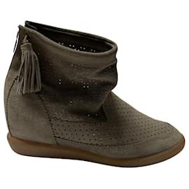 Botas Beslay de Isabel Marant en ante perforado gris