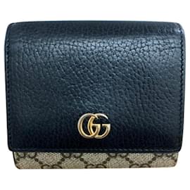 Cartera de doble pliegue Gucci GG Marmont