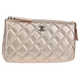 CHANEL Matelasse Pouch Lamb Skin Pink Silver CC Auth 166350SAM