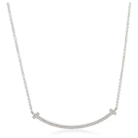 Collana Tiffany T Smile di Tiffany & Co. in oro bianco e diamanti, modello piccolo