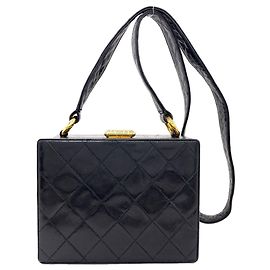 Sac à épaule Chanel Matelassé avec bijouterie dorée