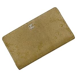 Cartera larga bipliegue Chanel en Beige