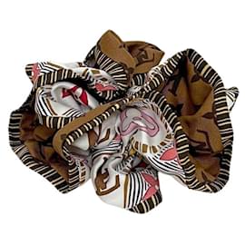 Scrunchie in seta marrone e bianco con monogramma Louis Vuitton