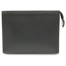 Pochette Voyage MM Taiga Louis Vuitton Clutch Bag